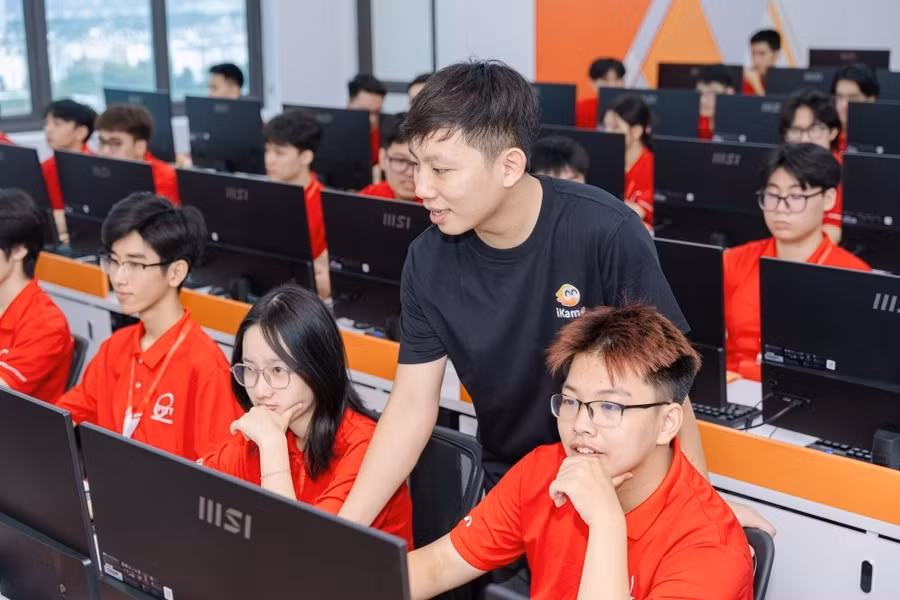 The iKame Creative Space Complex is built in a modern, comfortable style, featuring a lab with 50 high-performance computers. Photo: TTO