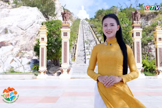 Giant Buddha Statue at Ong Nui Pagoda