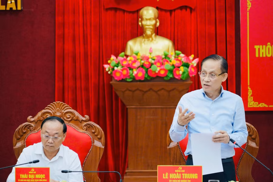 1-dong-chi-le-hoai-trung-phat-bieu.jpg