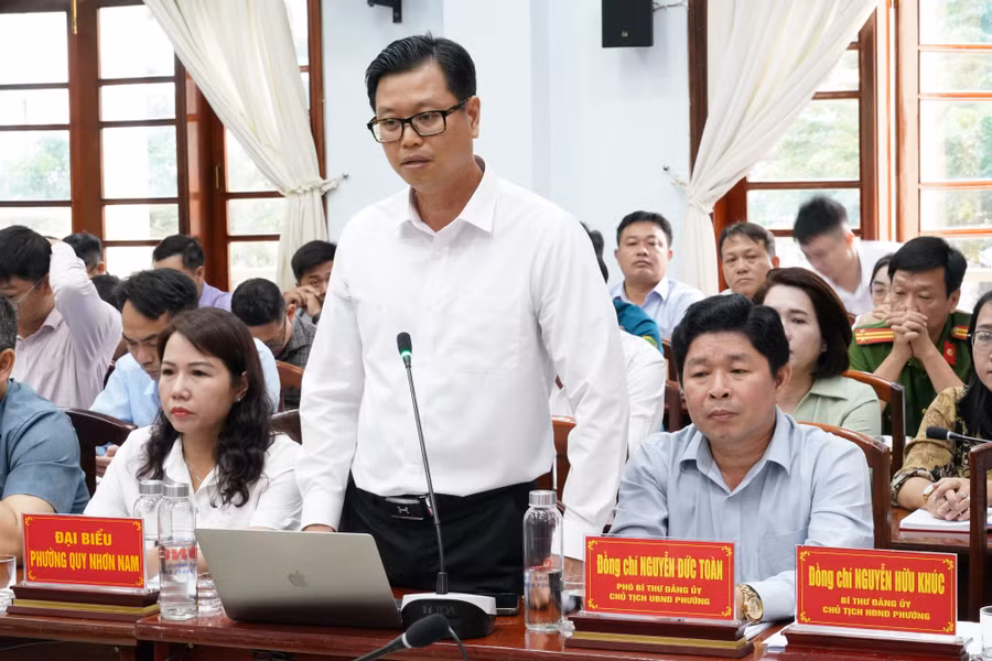 a4-bi-thu-phuong-quy-nhon-nam-dang-manh-cuong-bao-cao-nhung-ket-qua-dat-duoc-trong-phat-trien-kinh-te-xa-hoi-10-thang-dau-nam-anh-nh.jpg