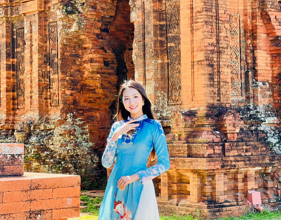 Miss Vietnam Hà Trúc Linh poses for a promotional photo at the Bánh Ít Tower landmark. Photo: M.N 07aeefbd6de6a48d0e1c0ab299a69519-3377.jpg