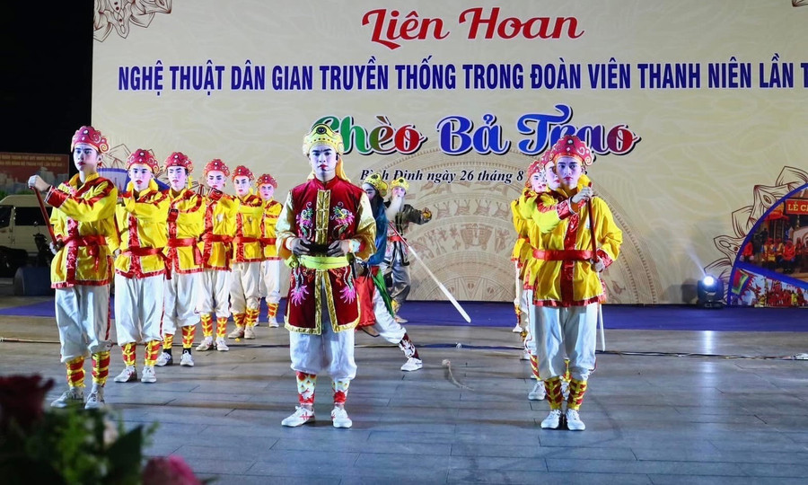 Through the festival, the younger generation has the opportunity to join hands in preserving and promoting the region’s unique intangible cultural heritage. Photo: Oanh Nguyễn thong-qua-lien-hoan-the-he-tre-co-co-hoi-chung-tay-bao-ton-va-phat-huy-di-san-van-hoa-phi-vat-the-dac-sac-cua-dia-phuong.jpg