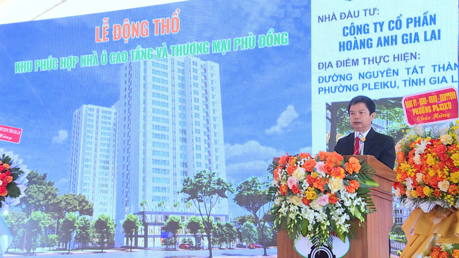 Vice Chairman of the Provincial People’s Committee Nguyễn Hữu Quế speaks at the ceremony. Photo: Huy Toàn