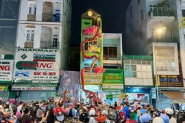 32-meter dragon lantern lights up Pleiku’s Mid-Autumn night