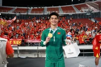 Trung Kiên makes it into the Top 5 of the Vietnam Golden Ball awards.