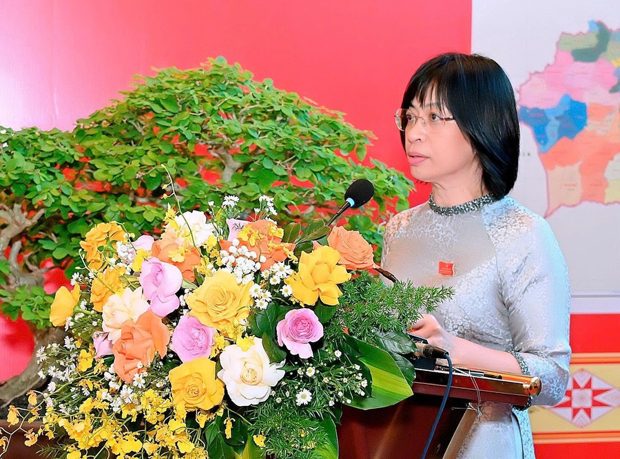 Vice Chairwoman of the Provincial People's Committee Nguyễn Thị Thanh Lịch delivers the opening remarks at the exhibition. Photo: Đức Thụy c03c768c640bee55b71a.jpg