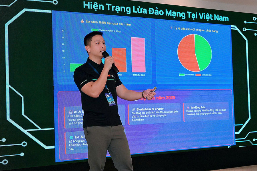 Cybersecurity expert Ngô Minh Hiếu, Director of the Online Anti-Fraud Project, discusses key issues regarding the current cybersecurity landscape. Photo: Đ.T 3dt-788.jpg