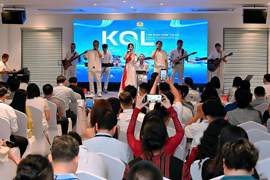A cultural performance to welcome the conference. Photo: Đ.T 1-dt.jpg