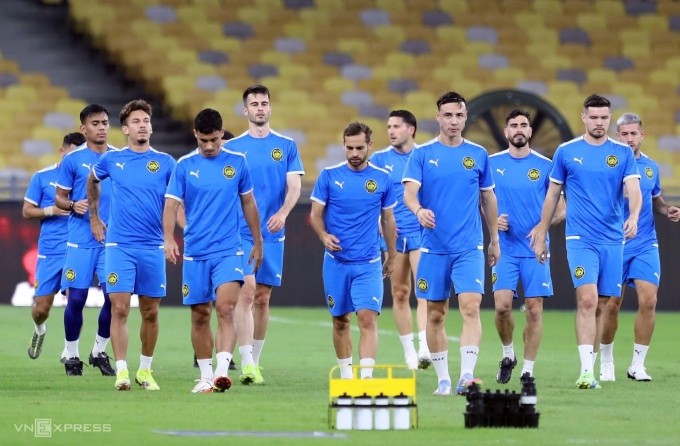 Malaysia national team train at Bukit Jalil Stadium on June 9, 2025, one day before their 4-0 win against Vietnam in the 2027 Asian Cup qualifiers. Photo by VnExpress/Hai Tu