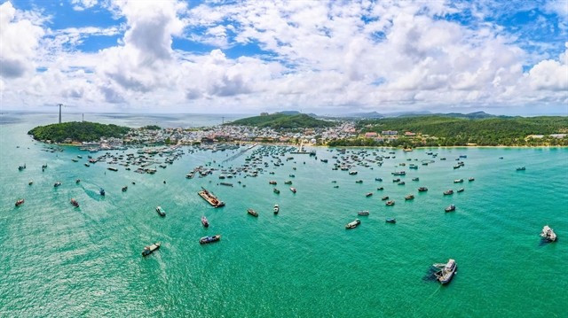 Fishing harbour in the southern province of An Giang. — VNA/VNS Photo