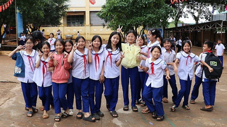The joy of going to school for ethnic minority pupils in Ia Dom Commune.