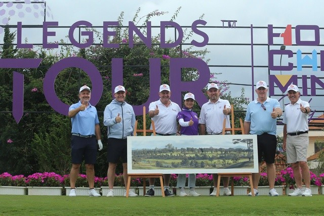 Nguyen Gia Bao (in purple), chairwoman of The Golf House Vietnam, poses with six veteran golfers during Stage 1 of the Race to Legends series, in the lead-up to the Vietnam Legends Championship 2025, in Xuan Huong - Da Lat Ward, Lam Dong Province, Vietnam. Photo: Duc Khue / Tuoi Tre Nguyen Gia Bao (in purple), chairwoman of The Golf House Vietnam, poses with six veteran golfers during Stage 1 of the Race to Legends series, in the lead-up to the Vietnam Legends Championship 2025, in Xuan Huong - Da Lat Ward, Lam Dong Province, Vietnam. Photo: Duc Khue / Tuoi Tre