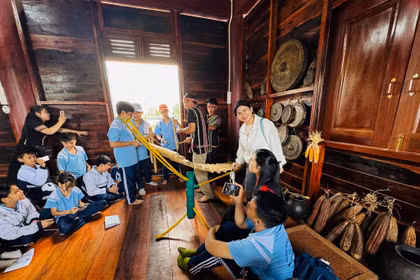 Hands-on learning brings Gia Lai students closer to traditional culture