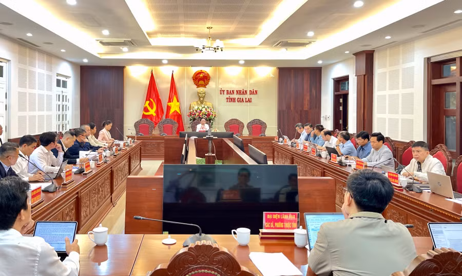 quang-canh-buoi-lam-viec.jpg
