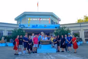 The Australian famtrip delegation visits the Gia Lai Provincial Museum. Photo: Doan Ngoc