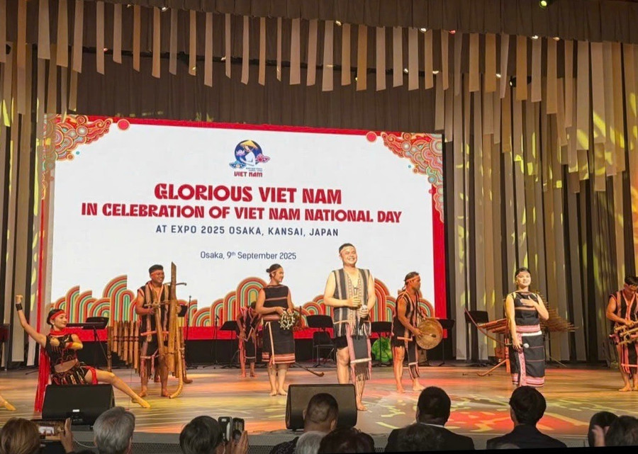 The captivating performance by Gia Lai artisans at EXPO 2025. Photo: Provided by Organizers 92f6274c681ee240bb0f.jpg