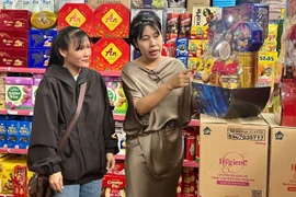 The Tet holiday gift market for the Year of the Horse 2026 is shifting towards health-boosting products with minimalist designs that are both cost-effective and aesthetically pleasing, while still meeting the practical needs of recipients.