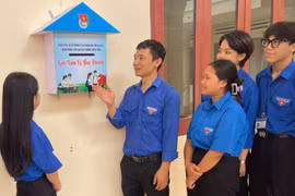 Direct feedback channels enable schools to promptly understand students' thoughts, aspirations, and address any difficulties they may encounter.