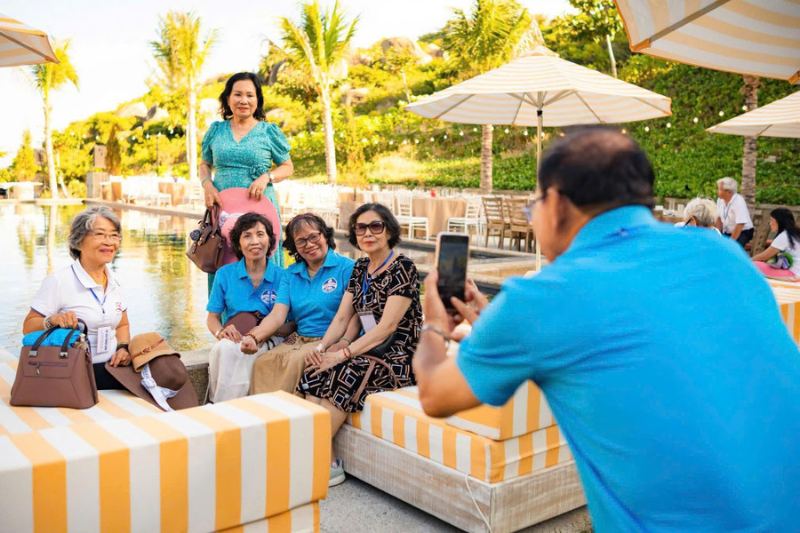 Tourists check in at Trung Lương picnic area, Trung Lương hamlet, Cát Tiến commune. Photo: Huỳnh Vỹ nhon-ly-1.jpg