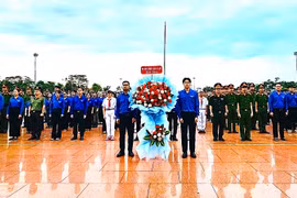 Gia Lai Provincial Youth Union Lays Flowers to Commemorate the 136th Birthday of President Ho Chi Minh