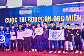 Students from Sao Viet Primary, Secondary, and High School win first prize at the Central Region Robocon ORC competition.