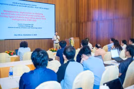 Gia Lai hosts 4th biology school, focused on metagenomics