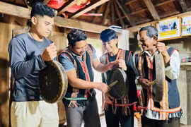 The Resonant Echoes of Chăm H’roi Gong Music