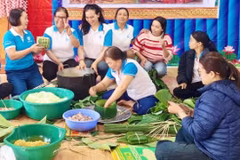 Bánh chưng and bánh tét strengthen bonds of solidarity
