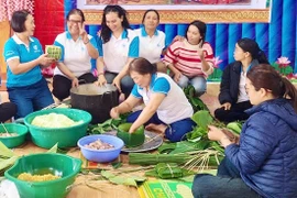 Bánh chưng and bánh tét strengthen bonds of solidarity