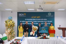 BIDV Nam Gia Lai Branch Donates Medical Kiosk to Cao Nguyen Eye Hospital