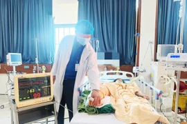 University Medical Center - Hoang Anh Gia Lai performs emergency surgery for 8-year-old child
