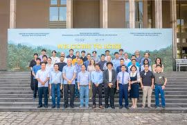 Nearly 40 scientists and researchers attend the Expanded ASEAN Photonics Workshop in Gia Lai