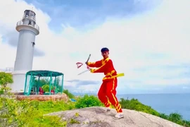 The "Song phượng kiếm" music video, performed by the youth union members of Phu My Dong commune, was filmed at several of the area’s scenic landmarks. Image captured from the video clip.