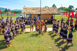 The traditional cultural heritage of the H’re people is being preserved and its value promoted.