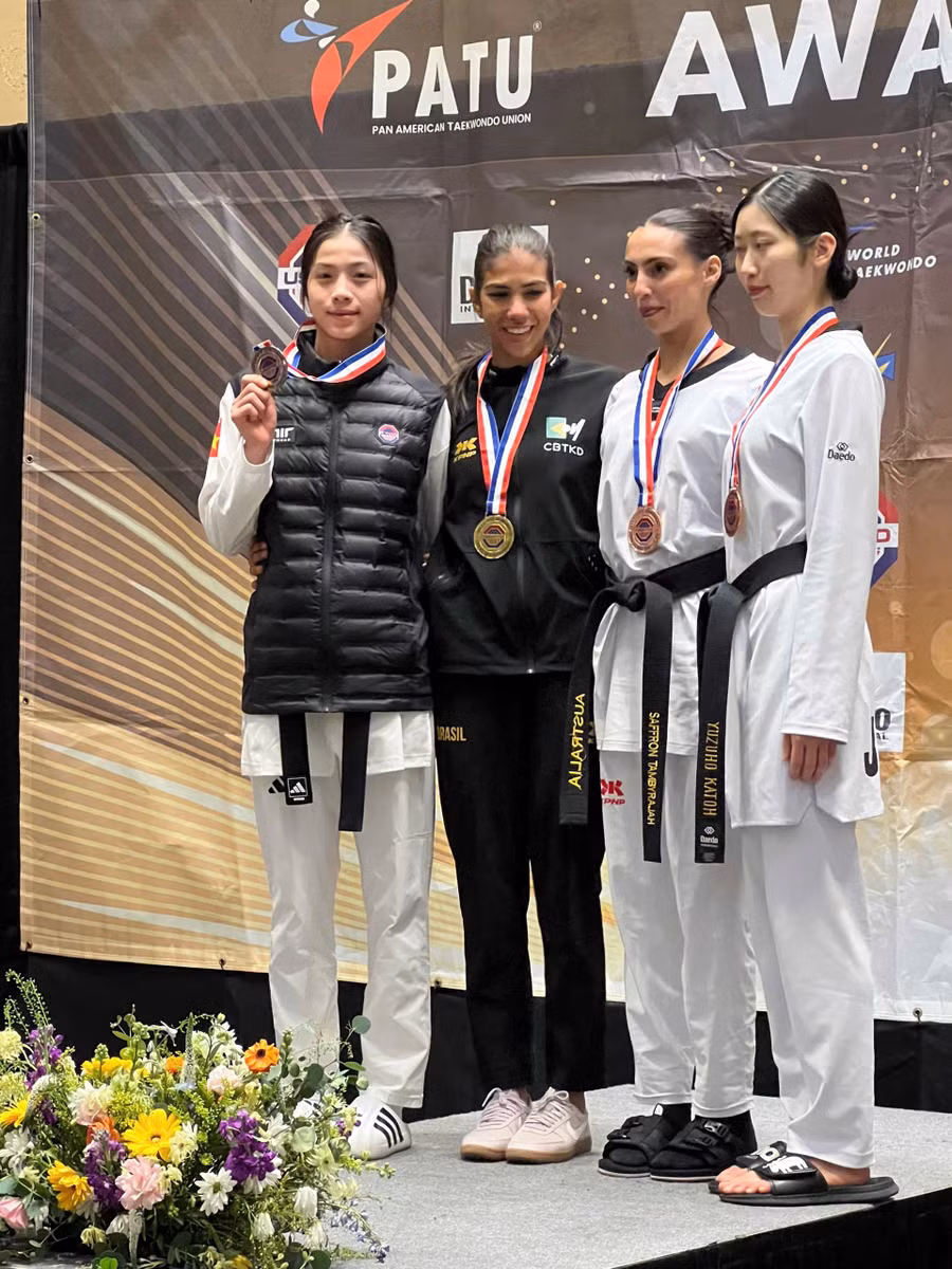 nguyen-thi-loan-bia-trai-da-gianh-huy-chuong-bac-o-hang-can-53-kg-nu-anh-thu-trang.jpg