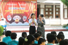 Exchange and experiential activities organized by the Provincial Traditional Art Theater in collaboration with schools contribute to preserving and promoting the nation's cultural heritage.