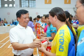 More than 1,100 athletes participate in the sporting eventGia Lai launches sports festival with 1,100 athletes competing in volleyball and tug of war to mark the 1st Provincial Party Congress.