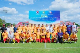 Former Gia Lai footballers participate in the 9th Vietnam Former Footballers Festival.