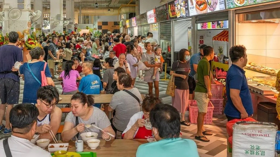 Singapore’s street food is so exceptional that UNESCO recognized it as an Intangible Cultural Heritage of Humanity in 2020. With over 200 hawker centers to choose from, there are thousands of stalls offering signature dishes.
