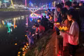 A large number of people took part in releasing floating lanterns at Cho Nho Night Street.