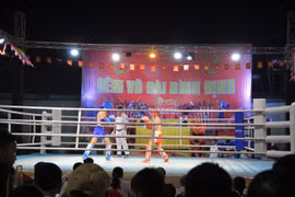 "Binh Dinh Martial Arts Night" program was brought to life for the first time at Dai Doan Ket Square in Pleiku Ward over two evenings.