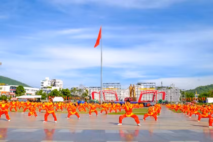 The martial arts delegation from Gia Lai province participated in a large-scale group performance. Photo: Doan Ngoc