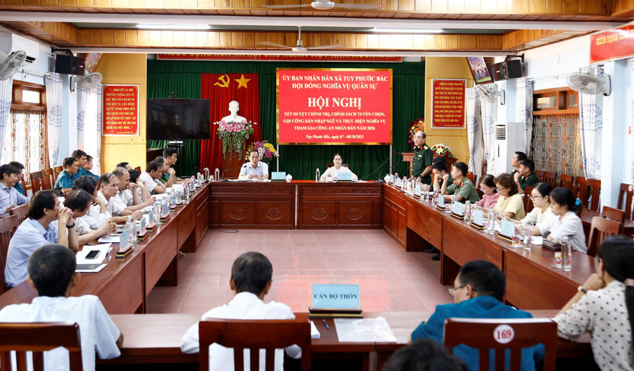 Tuy Phuoc Bac Commune organizes a conference on political and policy screening in the recruitment process. Photo: H.P mg-5443.jpg