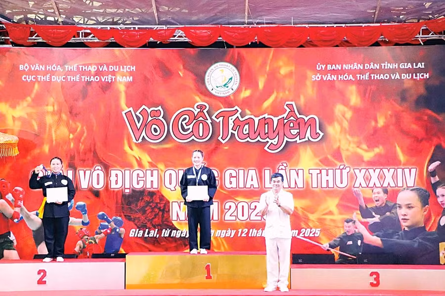 Athlete Kim Huệ wins gold at the 34th National Traditional Martial Arts Championship, 2025.