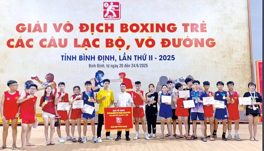 Nhon Ly Hoi Club ranks second overall at the 2nd Provincial Youth Boxing Championship - 2025. Photo: M.V