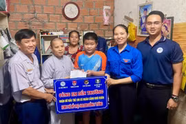 The Quy Nhon Youth Club (under the Vietnam Youth Federation of Quy Nhon Ward) has been actively supporting disadvantaged children.