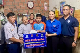 The Quy Nhon Youth Club (under the Vietnam Youth Federation of Quy Nhon Ward) has been actively supporting disadvantaged children.