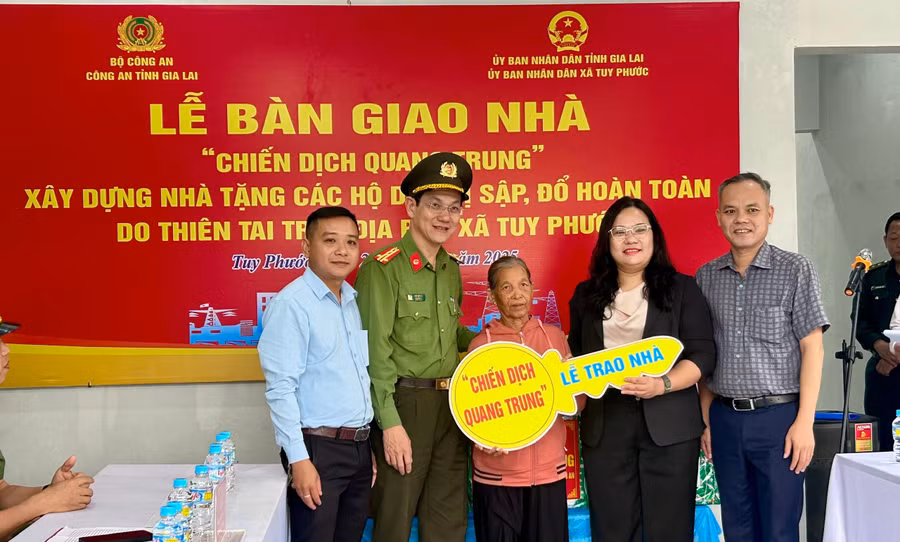 ban-gia-nha-tai-xa-tuy-phuoc-2.jpg