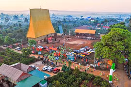 Kép village inaugurates communal house with traditional buffalo ritual