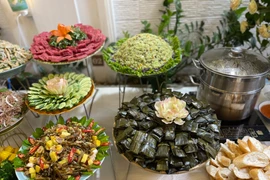 Vegetarian buffet honors teachers ahead of Vietnamese Teachers’ Day